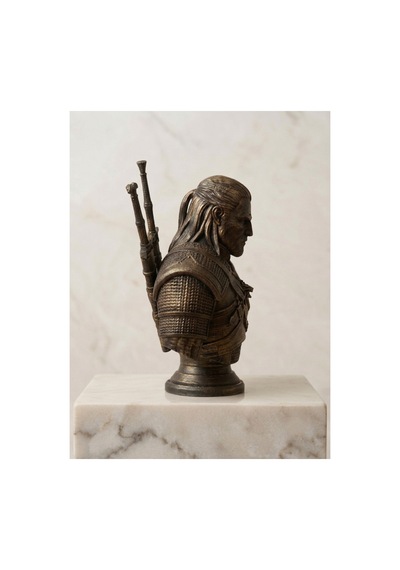 The Witcher Geralt Of Rivia Eskitme Bronz Görünümlü Büst - Dekoratif Oyuncu Masası Heykeli