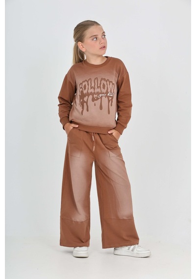 Toontoy Kids Toontoy Kız Çocuk 2'li Takım Eskitme Baskılı Bisiklet Yaka Sweatshirt & Beli Lastikli Cepli Bol Paça Eşofman Altı - 2 İplik Kahverengi Toontoy Kids Toontoy Kız Çocuk 2'li Takım Eskitme Baskılı Bisiklet Yaka Sweatshirt & Beli Lastikli Cepli Bol Paça Eşofman Altı - 2 İplik Kahverengi