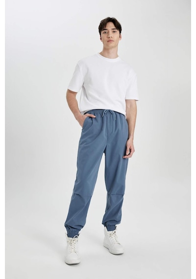 DeFacto Jogger Gabardin Pantolon Regular Beli Bağcıklı Cepli Lastikli Paça B7493AX24SPIN260 DeFacto Jogger Gabardin Pantolon Regular Beli Bağcıklı Cepli Lastikli Paça B7493AX24SPIN260