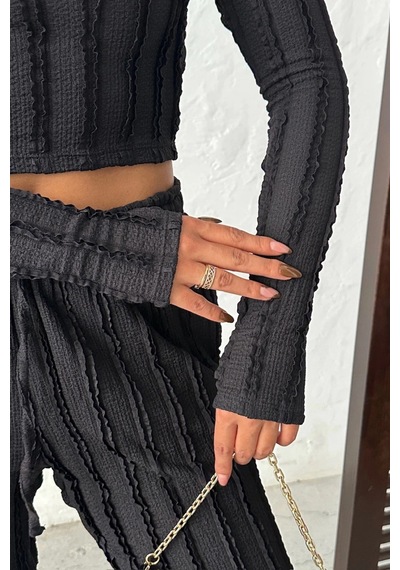 Trend Alisse Siyah Kışlık Premium Fitilli Parmak Geçmeli Crop Bluz Bol Paça Pantolon Takımı Trend Alisse Siyah Kışlık Premium Fitilli Parmak Geçmeli Crop Bluz Bol Paça Pantolon Takımı