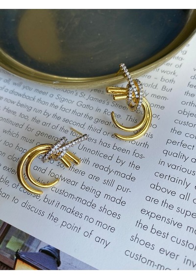 Pinery Jewels Zirkon Taşlı C Sallantılı Altın Kaplama Kadın Küpe Çifti Altın