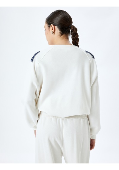 Koton Kolej Baskılı Uzun Kollu Oversize V Yaka Sweatshirt Ekru 5sal10417ık Ekru