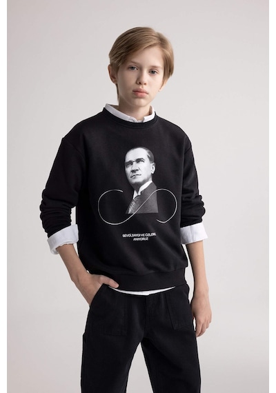 DeFacto Erkek Çocuk Bisiklet Yaka Atatürk Baskılı Sweatshirt D8201A824WNBK81 DeFacto Erkek Çocuk Bisiklet Yaka Atatürk Baskılı Sweatshirt D8201A824WNBK81