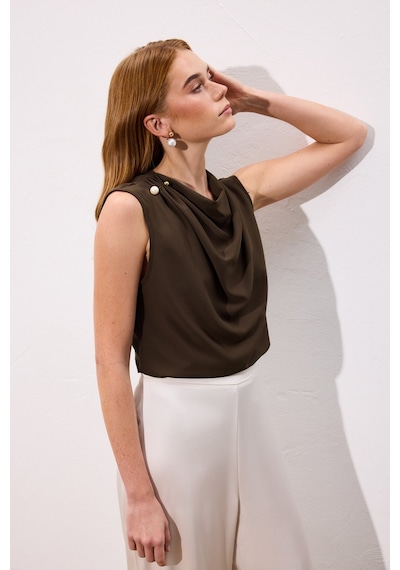 Sateen İnci Broşlu Degaje Bluz - Kahve-136737 kahve