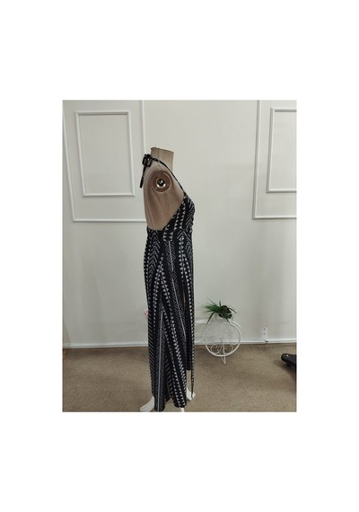 Butik İstanbul Kadın Ip Askılı Kruvaze Yakalı Önden Yırmaçlı Uzun Desenli Süprem Elbise Siyah