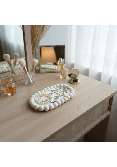 Modern Dokulu Dekoratif Takı Aksesuarlığı Beyaz