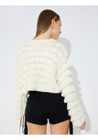 Koton Koton X Zeynep Bastık - Püsküllü Peluş Kazak Oversize Crop Uzun Kollu Yuvarlak Yaka Ekru 5wak90514ht Ekru Koton Koton X Zeynep Bastık - Püsküllü Peluş Kazak Oversize Crop Uzun Kollu Yuvarlak Yaka Ekru 5wak90514ht Ekru