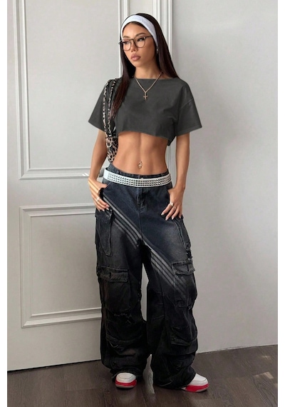 Kadın Antrasit Kayık Yaka Oversize Crop T-shirt Antrasit