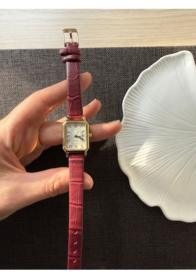 Retro Minimal Deri Kordon Vintage Kadın Kol Saati Bordo Kordon Altın 04596052