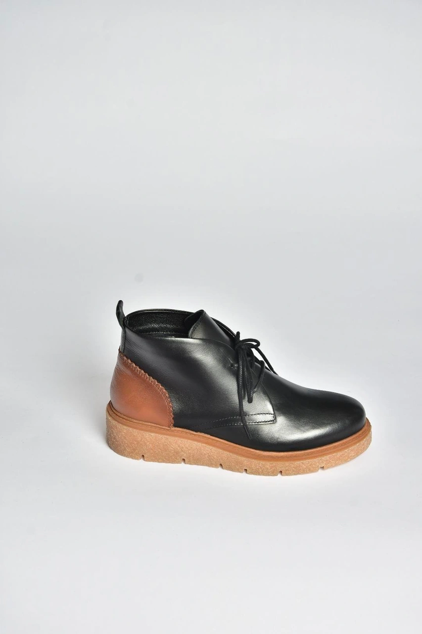 Fox Shoes V555011003 Siyah Hakiki Deri Comfort Ortopedik Taban Bağcıklı Kadın Bot Siyah-hakiki Deri Fox Shoes V555011003 Siyah Hakiki Deri Comfort Ortopedik Taban Bağcıklı Kadın Bot Siyah-hakiki Deri