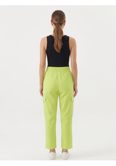Neden Tekstil Kadın Rahat Fit Kemerli Yeşil Kargo Pantolon - Açık Yeşil