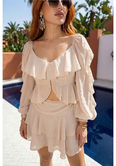 Fashion Cocktail Dalgalı Uçuşan Akışlı Soft Romantik Luxury Volanlı Ege Mood Mini Etek Bluz Şifon Yazlık Takım Bej