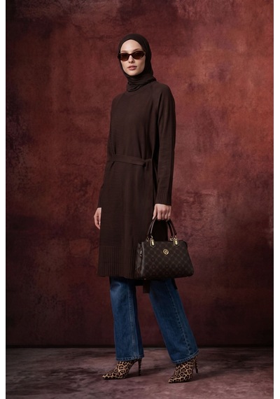 Armine Trend Kemer Detaylı Bisiklet Yaka Uzun Kollu Asimetrik Dokulu Triko Tunik Kahverengi 26ktd410 Armine Trend Kemer Detaylı Bisiklet Yaka Uzun Kollu Asimetrik Dokulu Triko Tunik Kahverengi 26ktd410