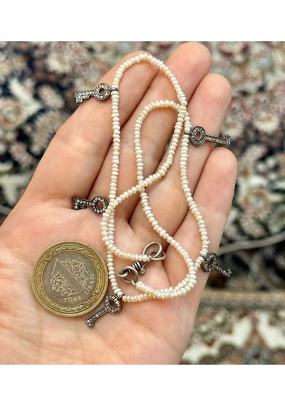 İnci Anahtar Motif Uçlu Elmas Kolye