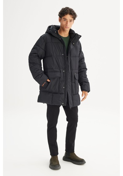 Lee Regular Fit Normal Kesim Kapüşonlu Kapitone Desenli Cepli Mont Siyah