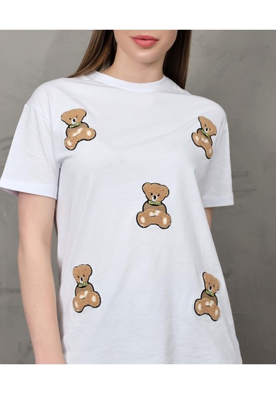 Genç Kadın Ayıcık Süzene Nakışlı T-shirt Beyaz