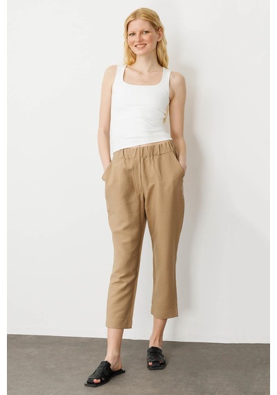Kadın Beli Lastikli Yan Cepli Havuç Kesim Keten Pantolon Camel Camel