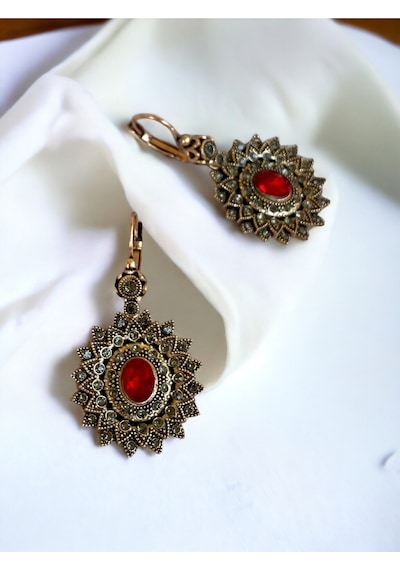 Safir Taşlı Güneş Küpe Kırmızı