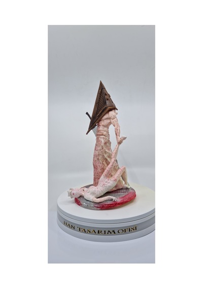 Pyramid Head 29 Cm Figür Silent Hill Nurse