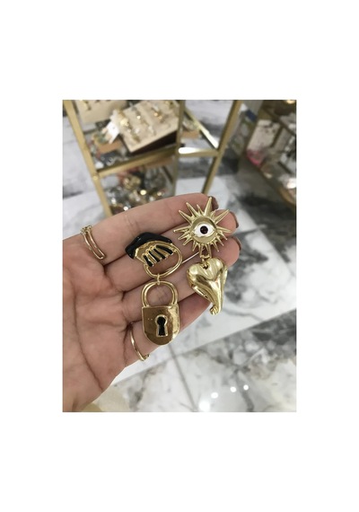 Gold Detaylı Anahtar Charmlı Model Küpe Altın