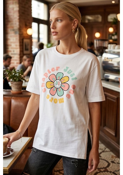 Armonika Kadın Beyaz Önü Çiçek Baskılı Yanları Yırtmaçlı Pamuklu T-shirt Arm-26y137003