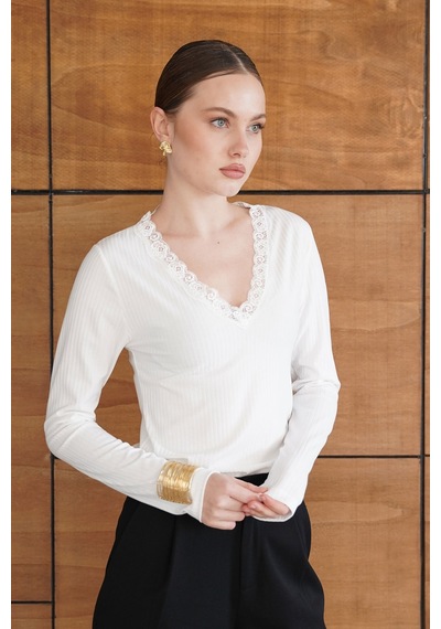 Verymoda Yakası Dantel Detaylı Bluz F2088 Krem