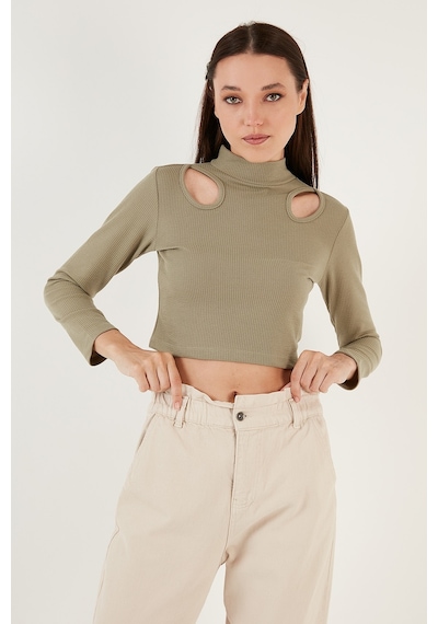 Lela Esnek Slim Fit Cut Out Pencereli Dik Yaka Crop Bayan Bluz 5865348 Olive Lela Esnek Slim Fit Cut Out Pencereli Dik Yaka Crop Bayan Bluz 5865348 Olive