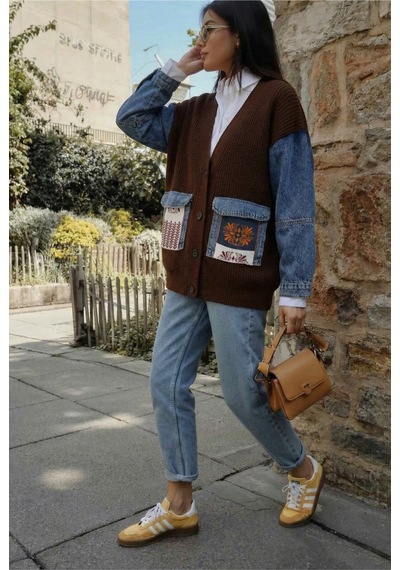 Femelle Kadın Kahverengi Kot Cepli Kilim Desen Kolları Kot Oversize Düğmeli %100 Pamuk Triko Hırka Femelle Kadın Kahverengi Kot Cepli Kilim Desen Kolları Kot Oversize Düğmeli %100 Pamuk Triko Hırka