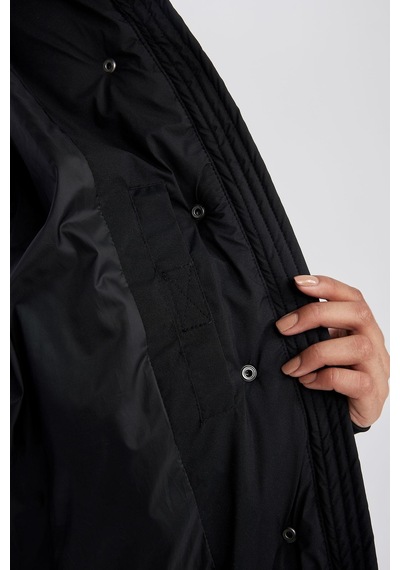 Defacto Rüzgar Geçirmez Su İtici Regular Fit Dik Yaka Reglan Kol Kışlık Şişme Mont A1550ax26aubk81 Siyah-bk81