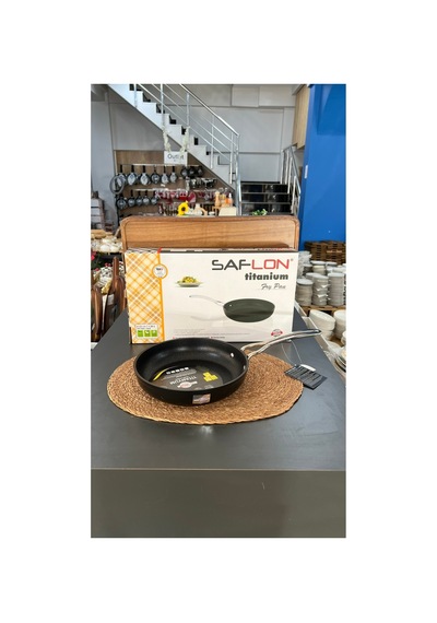 Safinox 22cm Titanyum Metal Kulplu Indiksyon Tab. Tava Siyah - 673284509 Siyah