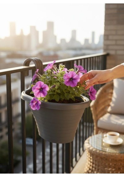 Omnipazar So-tom3 Tombik Askılı Balkon Saksı 3 Litre No: 3 Antrasit 116