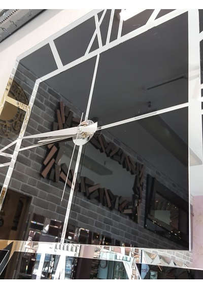 Ayna Denizi Silver Quare Black Model Gümüş Siyah Renk 60 CM x 60 CM Dekoratif Aynalı Duvar Saati Gümüş - Siyah