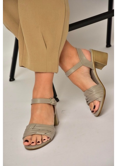 Fox Shoes P555456303 Vizon Hakiki Deri Kalın Topuklu Kadın Sandalet Vizon