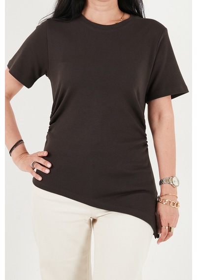 Lela Pamuklu Yanı Büzgülü Asimetrik Kesim Bisiklet Yaka T Shirt Bayan T Shirt 5867017 Kahve