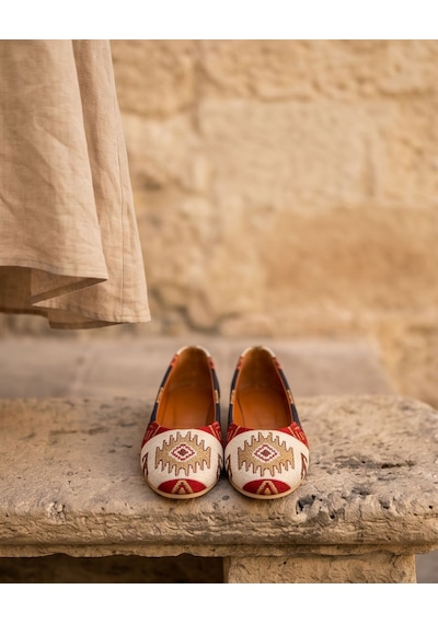 Futsishoes Vıttorıa Hakiki Deri Etnik Desenli Kadın Beyaz Kilim Desenli Babet
