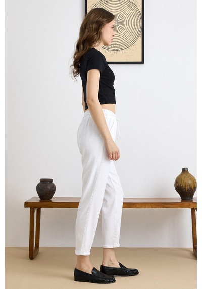 Olcay Bağcık Detaylı Beli Lastikli Soft Denim Pantolon Beyaz 7586