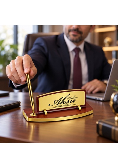 Bk Gift Kişiye Özel Kalemli Ahşap Masa İsimliği Gold Plakalı Bk26 -2 Çok Renkli