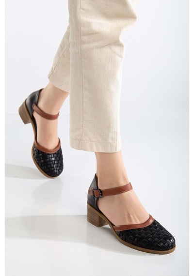 Analin Shoes Kadın Hakiki Deri Burnu Kapalı Örgülü Sandalet Siyah