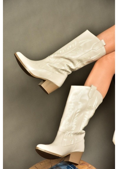 Fox Shoes R973934009 Bej Alçak Topuklu Kadın Çizme Bej