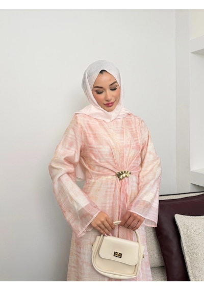 Mihran Butik Silk Model Kemerli Bilek Büzgü Desen Detaylı Kadın Elbise Pudra