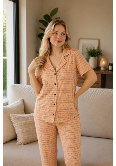 Rindahomewear Büyük Beden Yazı Baskılı Milan Düğmeli Pijama Takımı Bej