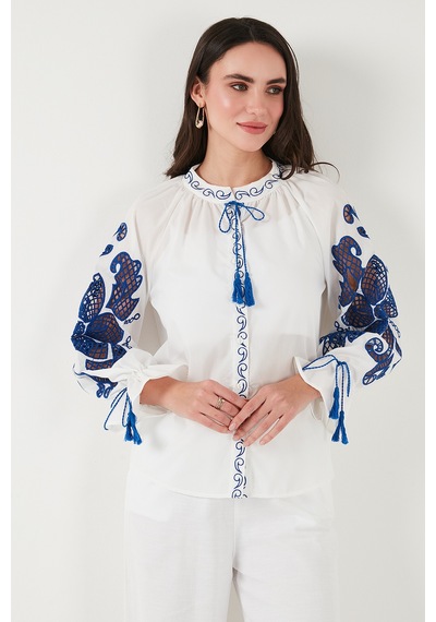 Lela Nakışlı Oversize Fit Bağlamalı Hakim Yaka Bayan Gömlek 676206 Beyaz