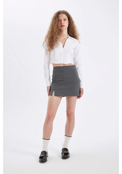 Defacto Beyaz Fitted Vucuda Oturan Gömlek Yaka Fermuarlı Bengalin Uzun Kollu Crop Basic Düz Bluz C5037AX24AUWT36 Defacto Beyaz Fitted Vucuda Oturan Gömlek Yaka Fermuarlı Bengalin Uzun Kollu Crop Basic Düz Bluz C5037AX24AUWT36