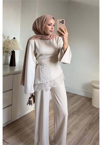 Neşeli Butik Kadın Bej Dantel Detaylı Geniş Kol Modal Kumaş Tesettür Takım Nms105
