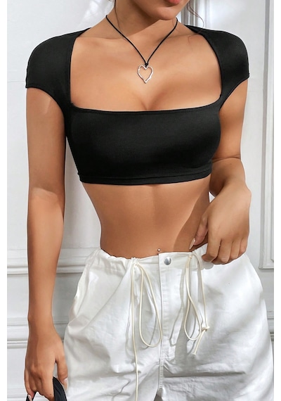Angbutik Kadın Siyah Sırt Dekolteli Ve Boyundan Bağlamalı Yarım Kol Crop Top Bluz Angbutik Kadın Siyah Sırt Dekolteli Ve Boyundan Bağlamalı Yarım Kol Crop Top Bluz