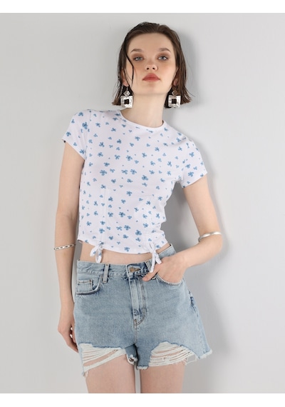 Colin's Slim Fit Baskılı Crop Beyaz Kadın Kısa Kol Tişört CL1063244_Q1.V2_WHT