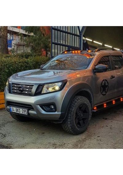 Nissan Navara Moonvisor