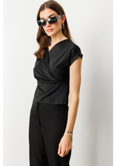 On Minimalist V Yaka Crop Bluz - Kısa Kol - Günlük Siyah