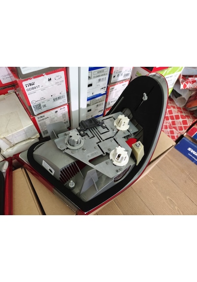 Mercedes W210 Dış Stop Takımı Ulo Elg A2108203464 A2108203364 Dış Stop Takımı