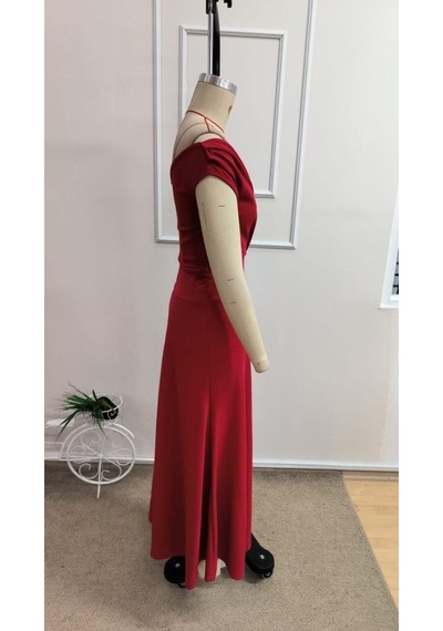 Simala Kadın Yakası Omuzları Açıkta Bırakan Kruvaze Yakalı Belden Oturtmalı Uzun Janjan Krep Elbise Kırmızı